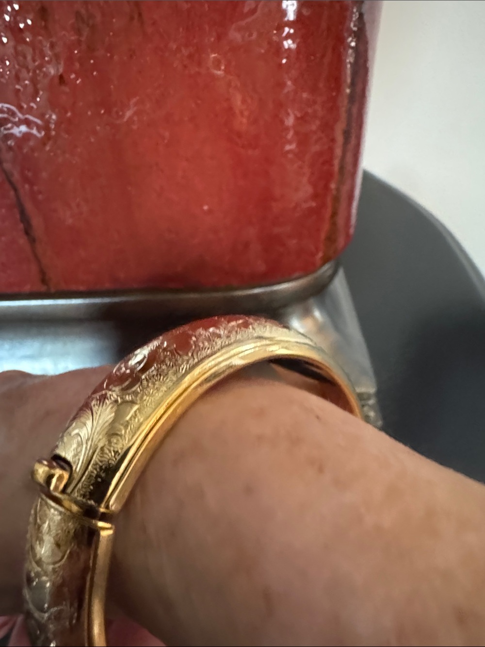 Chunky Etched Bangle / Vintage Golden Design - Picture 3 of 14